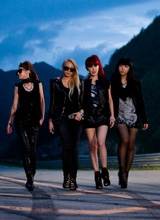 2NE1