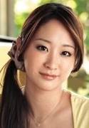 綾咲くるみ