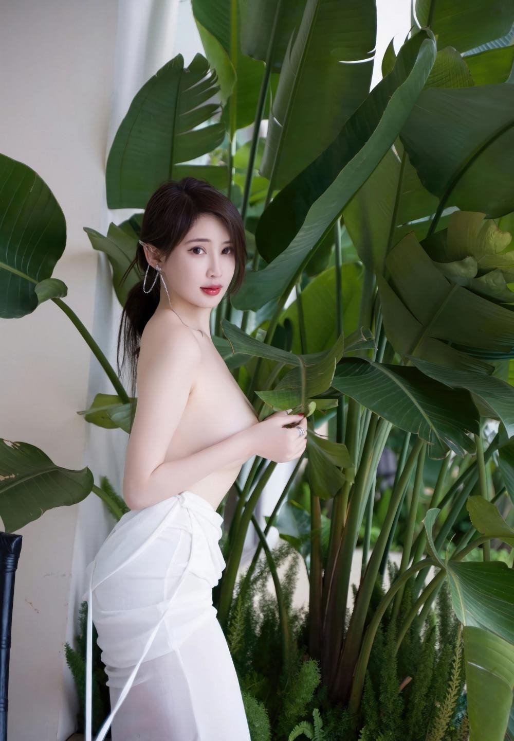 �����