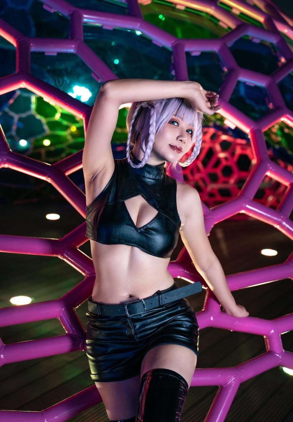 �ձ�����ɫ��ӰƬ���߿�