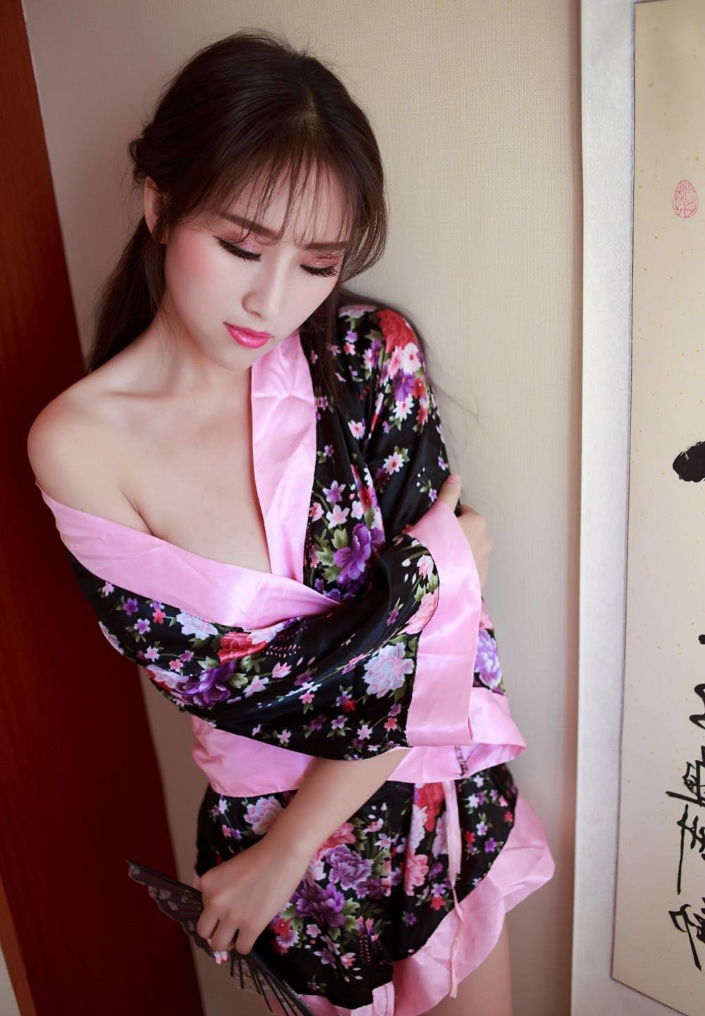 ��W����C����